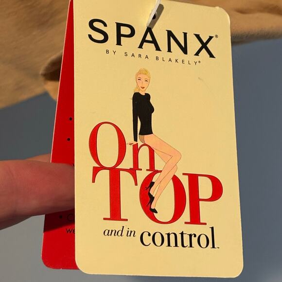 Spanx NWT Classic Turtleneck in Soft Gold - size Medium - Picture 6 of 7